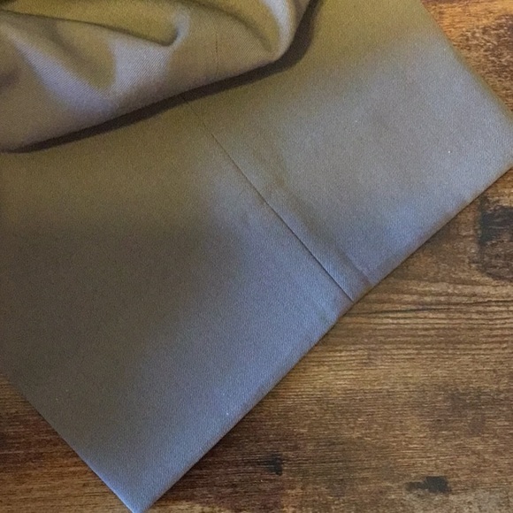 HENRY GRETEL men’s taupe pants 32 x 30. Pleated front. dry clean. - Picture 6 of 6